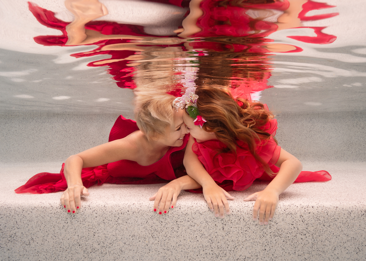 mother-daughter-photoshoot-sunshine-coast-underwater-liz-harlin-photographer