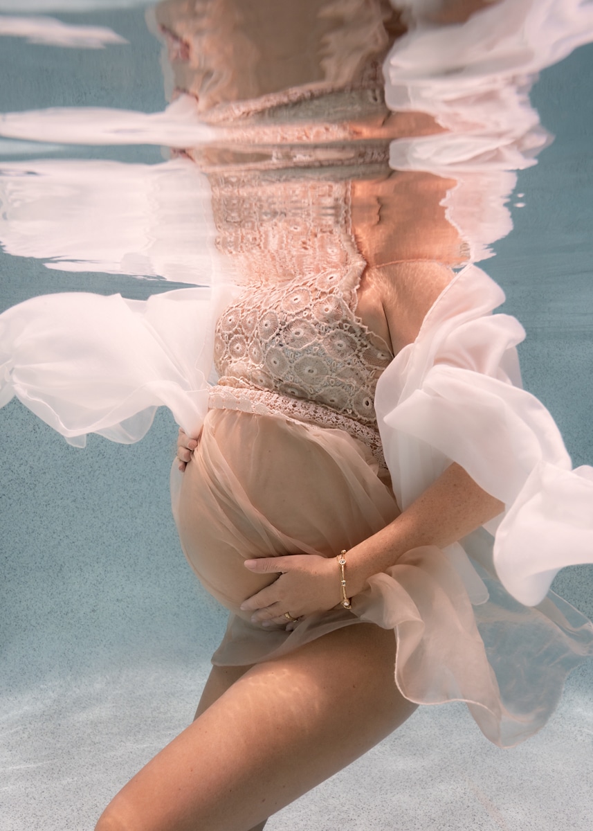 Pregnancy Photos Underwater | Sunshine Coast, Noosa