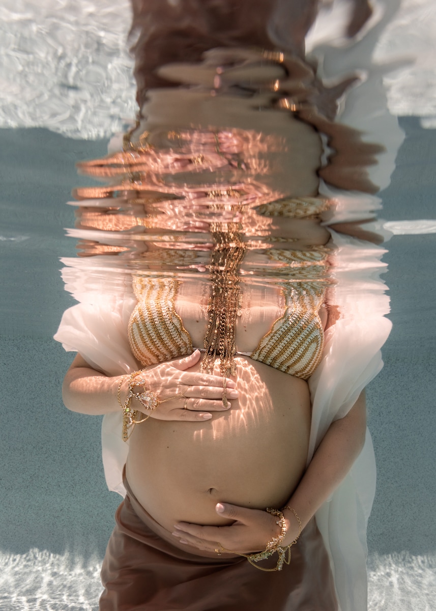 Maternity Photoshoot Underwater | Sunshine Coast, Brisbane, Gold Coast
